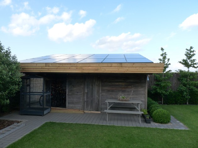 zonnepanelen op tuinhuis