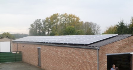 zonnepanelen installatie op golfplaat - Schoonaarde